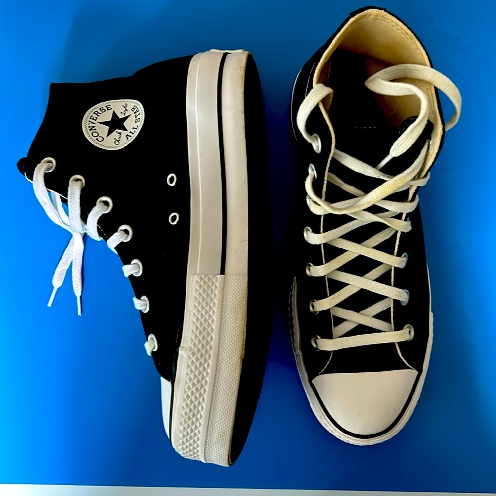 Converse Black High Tops Size 9. Never worn!